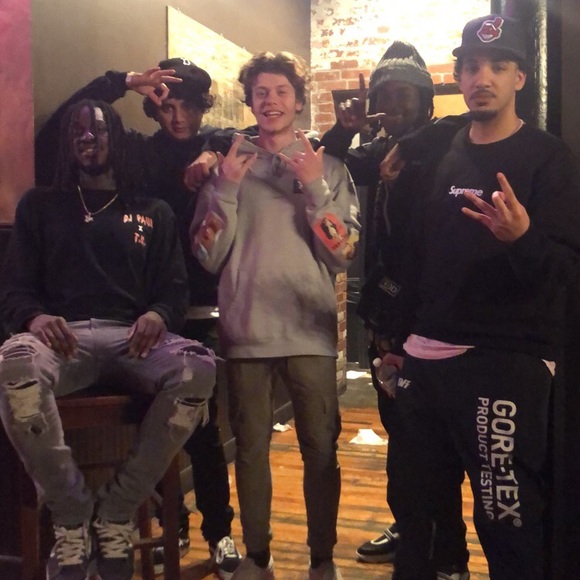 Meet your Posher, Brandon - Picture 1 of 1